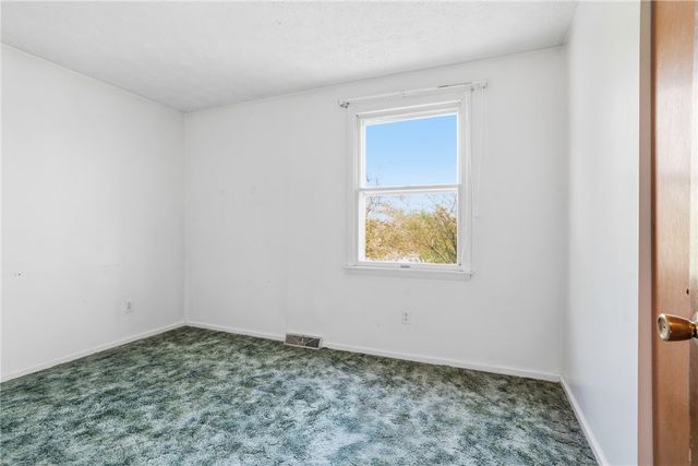 7730 Oak St, Ross Twp, PA 15237