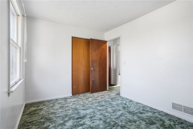 7730 Oak St, Ross Twp, PA 15237