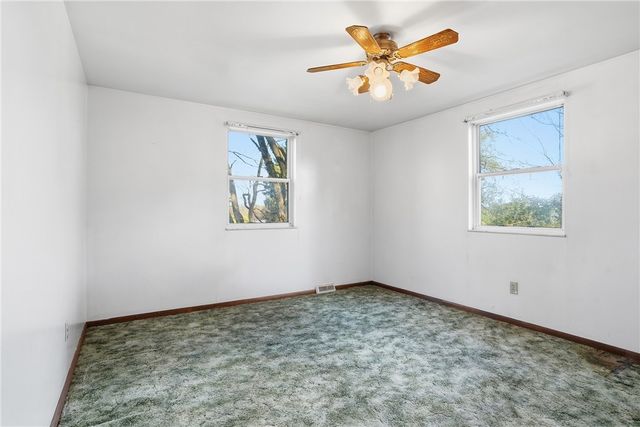 7730 Oak St, Ross Twp, PA 15237