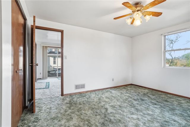 7730 Oak St, Ross Twp, PA 15237