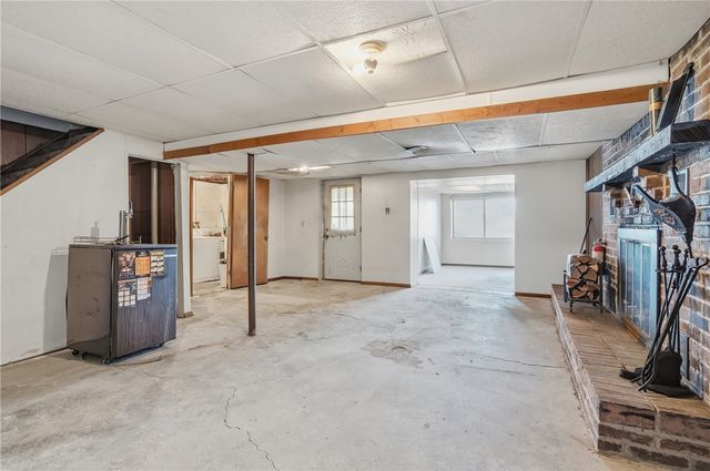 7730 Oak St, Ross Twp, PA 15237
