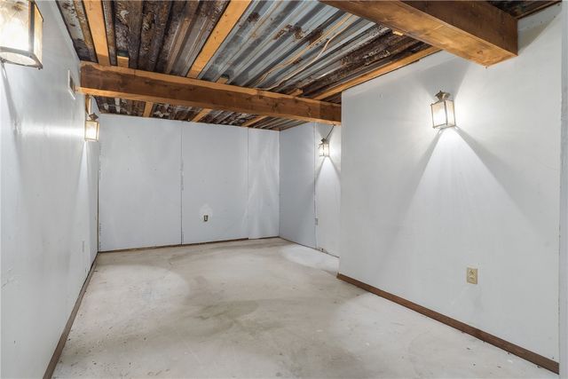 7730 Oak St, Ross Twp, PA 15237