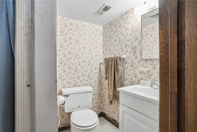 7730 Oak St, Ross Twp, PA 15237