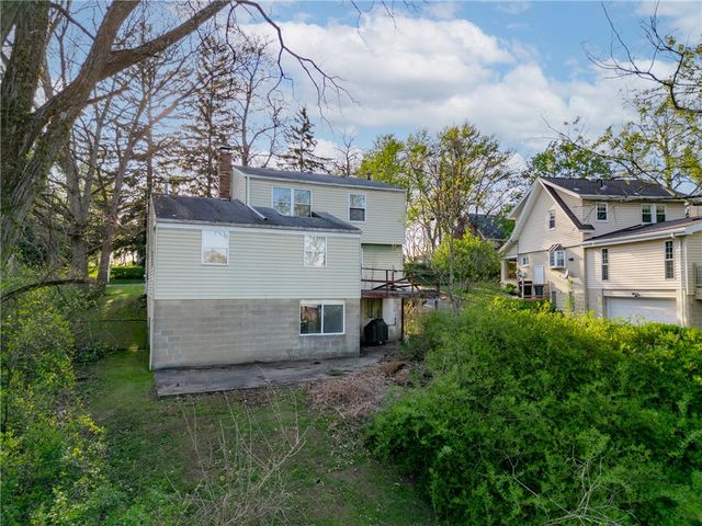 7730 Oak St, Ross Twp, PA 15237