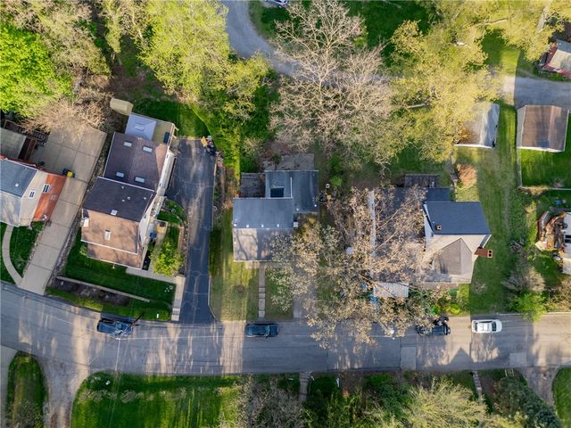 7730 Oak St, Ross Twp, PA 15237