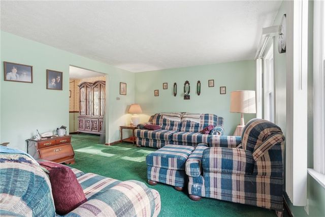 7730 Oak St, Ross Twp, PA 15237