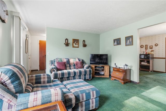 7730 Oak St, Ross Twp, PA 15237