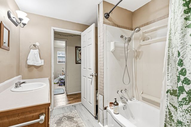 2841 Howard Avenue, Medford, OR 97501