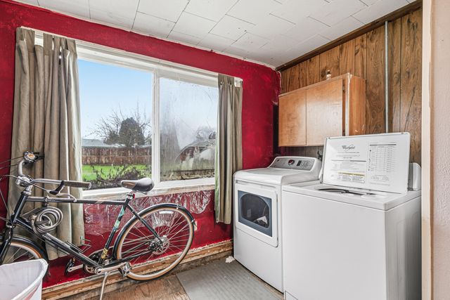 2841 Howard Avenue, Medford, OR 97501