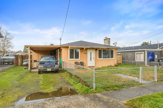 2841 Howard Avenue, Medford, OR 97501