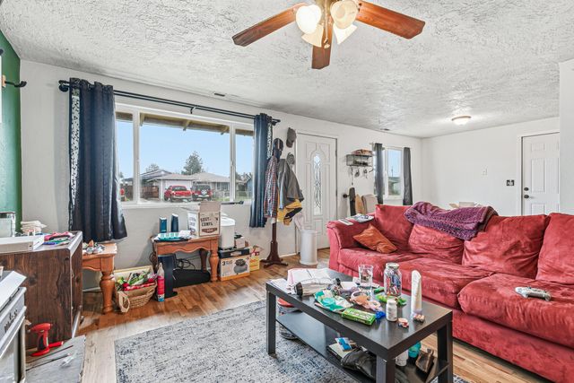 2841 Howard Avenue, Medford, OR 97501