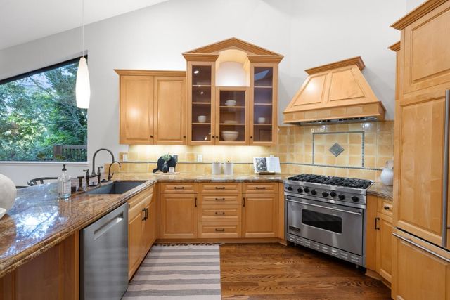 21 Valley Oak Street, Portola Valley, CA 94028