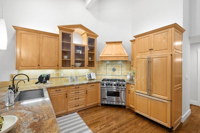 21 Valley Oak Street, Portola Valley, CA 94028