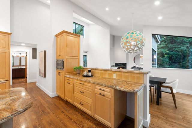 21 Valley Oak Street, Portola Valley, CA 94028