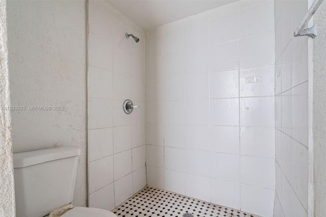 1337 NW 77th St, Miami, FL 33147