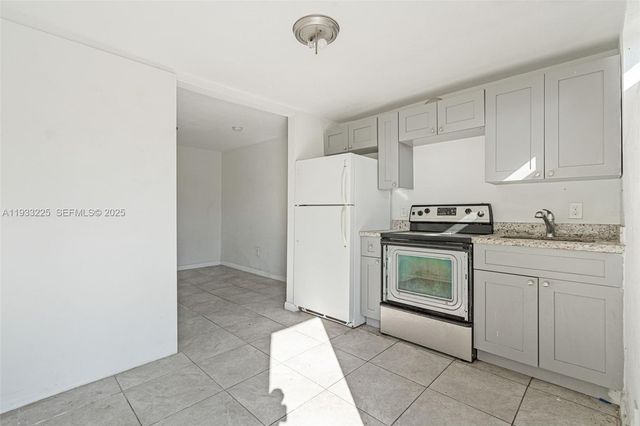 1337 NW 77th St, Miami, FL 33147