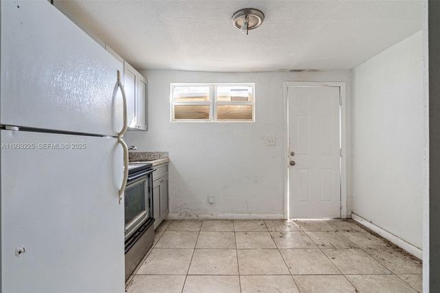 1337 NW 77th St, Miami, FL 33147