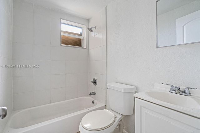 1337 NW 77th St, Miami, FL 33147