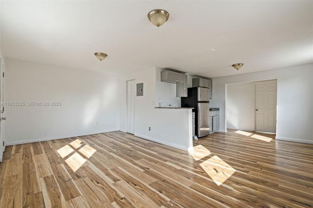 1337 NW 77th St, Miami, FL 33147