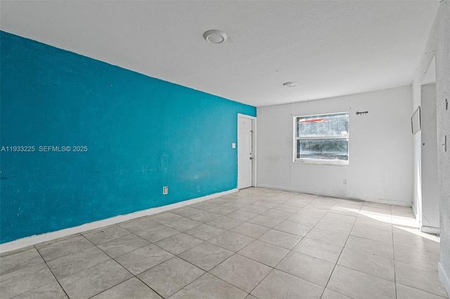 1337 NW 77th St, Miami, FL 33147