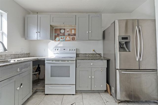 1337 NW 77th St, Miami, FL 33147