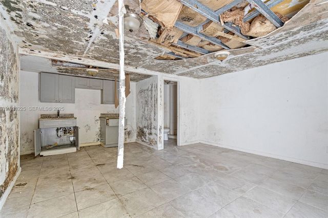 1337 NW 77th St, Miami, FL 33147