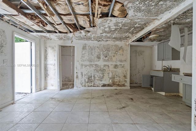 1337 NW 77th St, Miami, FL 33147