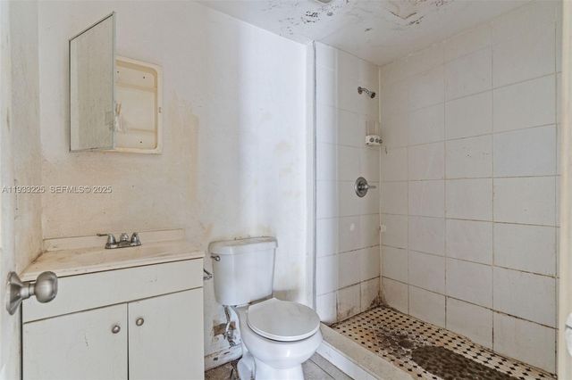 1337 NW 77th St, Miami, FL 33147