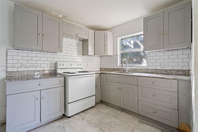 1337 NW 77th St, Miami, FL 33147