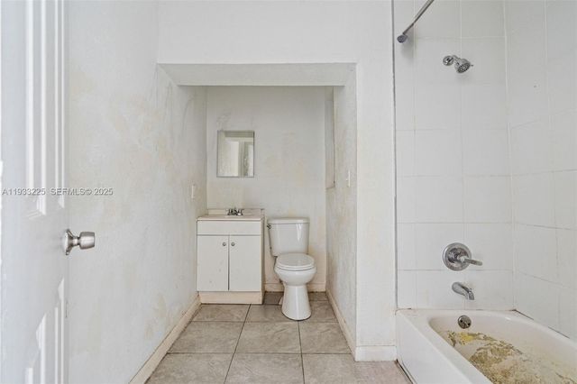 1337 NW 77th St, Miami, FL 33147