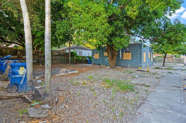 1337 NW 77th St, Miami, FL 33147