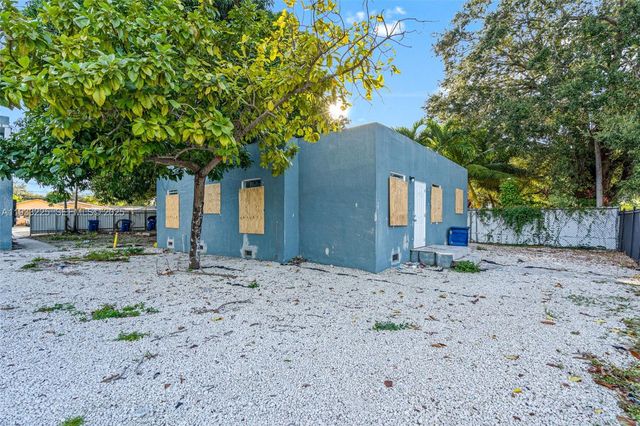 1337 NW 77th St, Miami, FL 33147