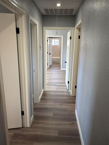 2929 8th Avenue N, Texas City, TX 77590