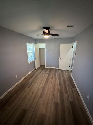 2929 8th Avenue N, Texas City, TX 77590