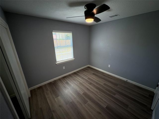 2929 8th Avenue N, Texas City, TX 77590