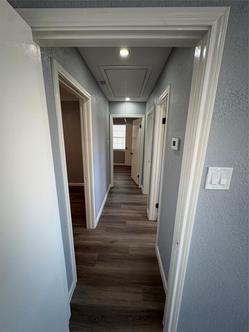 2929 8th Avenue N, Texas City, TX 77590