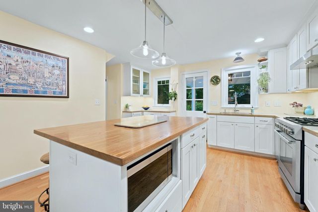 8902 SUDBURY RD, Silver Spring, MD 20901