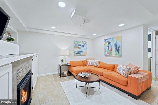 8902 SUDBURY RD, Silver Spring, MD 20901