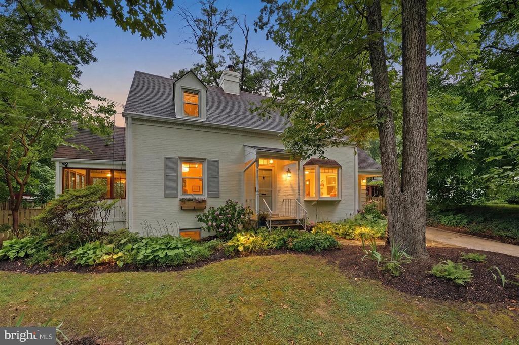 8902 SUDBURY RD, Silver Spring, MD 20901