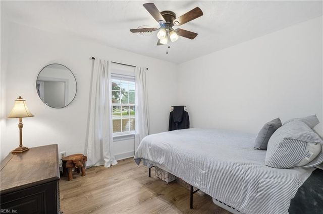 2400 River Oaks DR, Chesapeake, VA 23321