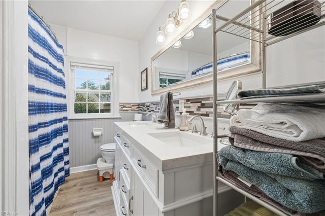 2400 River Oaks DR, Chesapeake, VA 23321