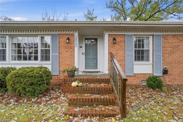 2400 River Oaks DR, Chesapeake, VA 23321
