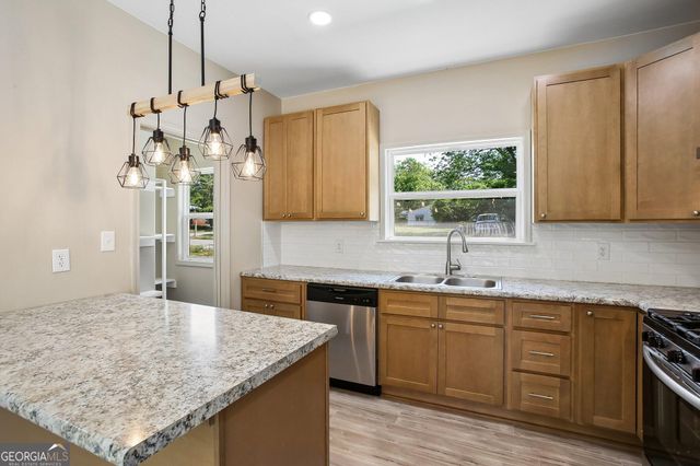 124 Johnson Street, Barnesville, GA 30204
