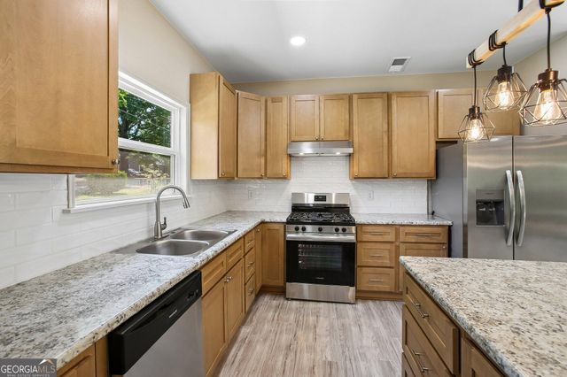 124 Johnson Street, Barnesville, GA 30204