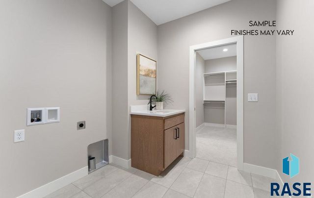 8040 E Norway Pine Trl Trail, Sioux Falls, SD 57110