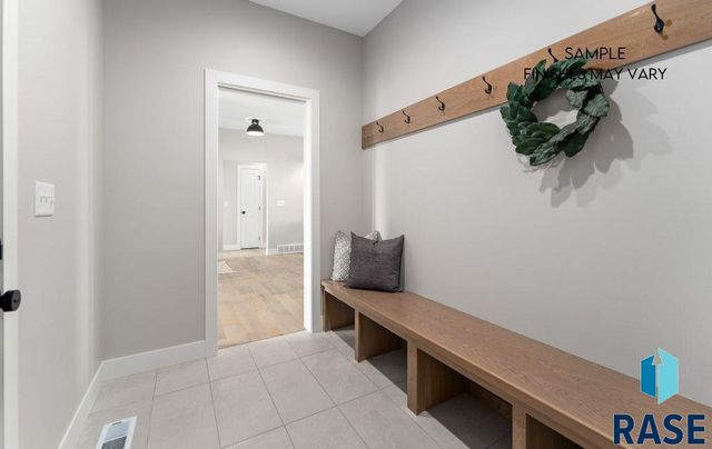 8040 E Norway Pine Trl Trail, Sioux Falls, SD 57110