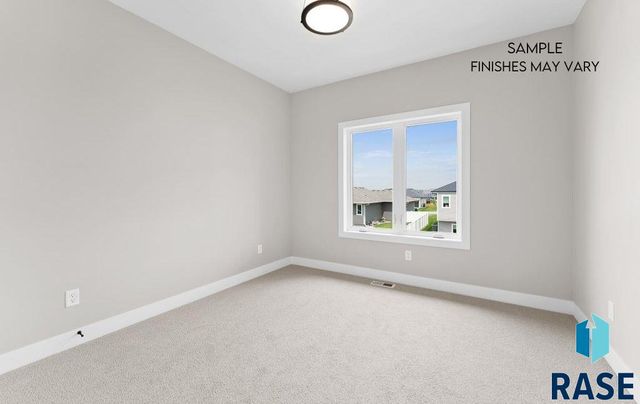 8040 E Norway Pine Trl Trail, Sioux Falls, SD 57110