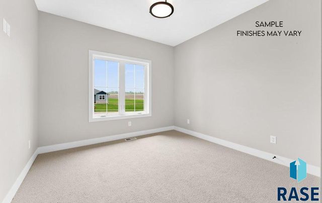 8040 E Norway Pine Trl Trail, Sioux Falls, SD 57110