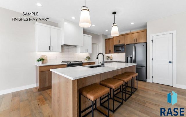8040 E Norway Pine Trl Trail, Sioux Falls, SD 57110