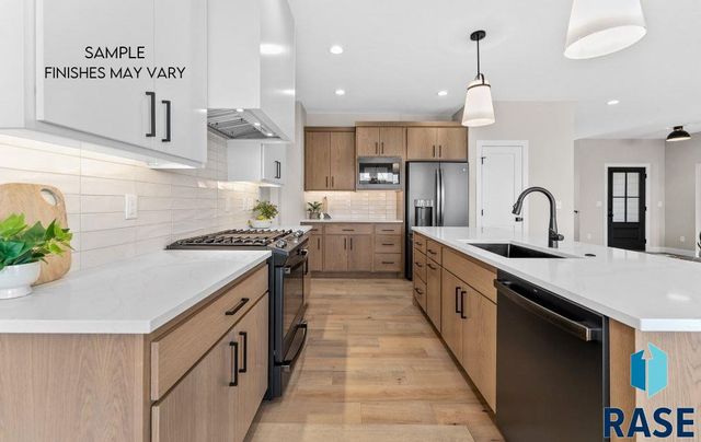 8040 E Norway Pine Trl Trail, Sioux Falls, SD 57110